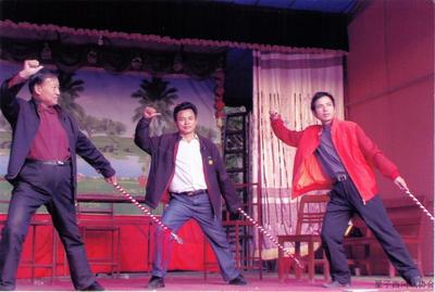 2008年10月在温泉镇隘口村传授西河戏